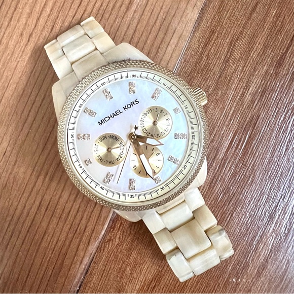 Michael Kors Blonde Tortoise Watch - Picture 2 of 4